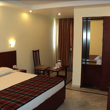 Hotel Swagat Palace Bhiwadi Экстерьер фото